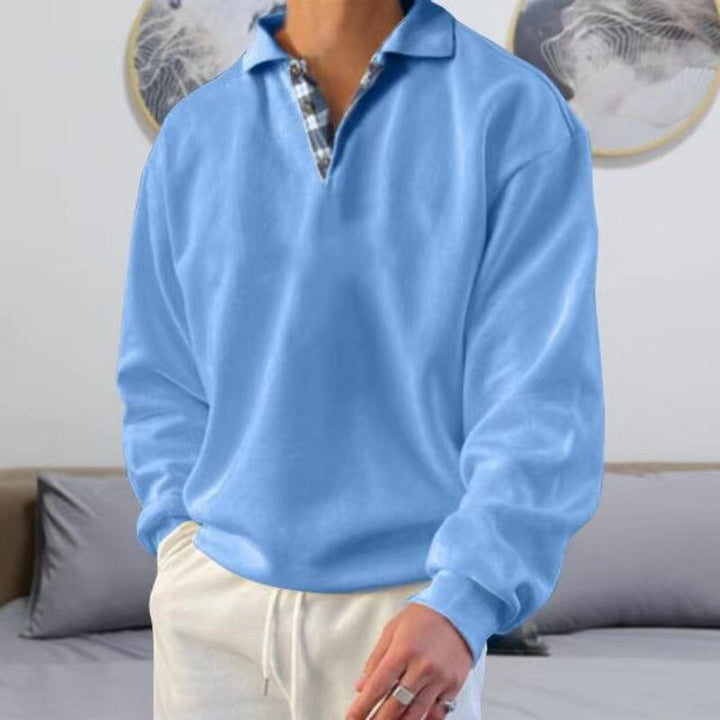 Stylish men's lightweight autumn sweater with a relaxed fit, great for everyday casual outfits.