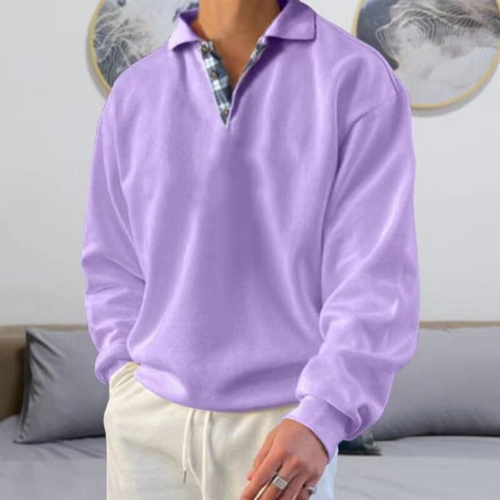 Versatile men's loose fit casual pullover, offering comfort and style for autumn days.