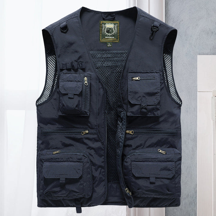 Sleeveless multi-pocket men's vest, lightweight & breathable for hiking, fishing, and outdoor use.