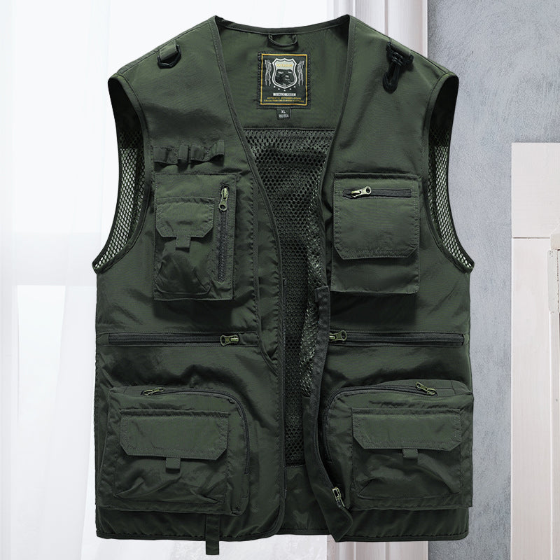 Versatile men's hiking vest, lightweight, multi-pocket design for outdoor travel & fishing.