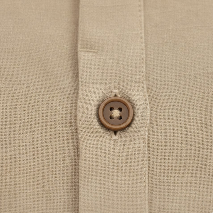 Classic men's short sleeve summer shirt, button front, casual, comfortable, and versatile.