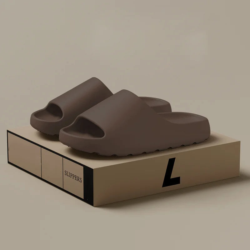 Casual men's slippers, a minimalist slide style ideal for spring and summer comfort.