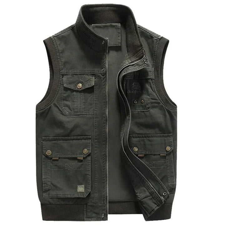 Practical men's utility vest with many pockets for tools, fishing gear, and travel essentials. Ideal for adventurers.