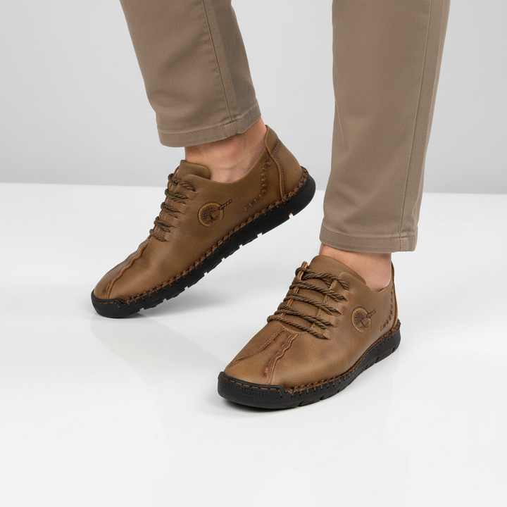 Casual men's orthopedic leather sneakers by Raymond. Enjoy superb comfort and support for everyday wear.