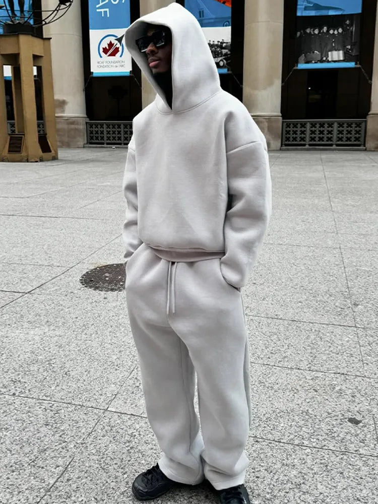 Men's oversized tracksuit set, a comfortable 2-piece with hoodie & joggers. Perfect for casual wear & loungewear.