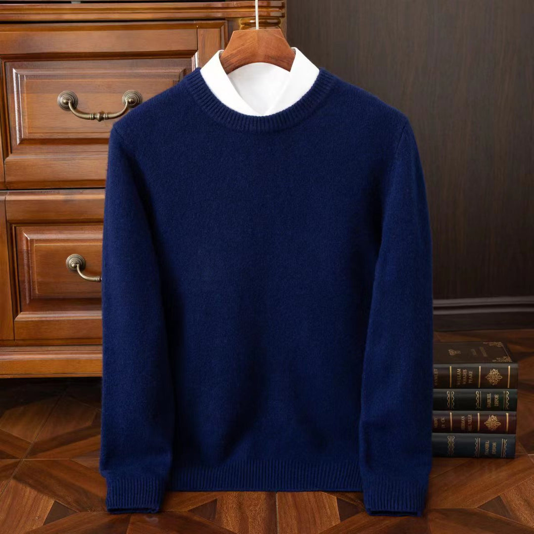 Cozy men's Redmond pullover sweater for effective winter layering & ultimate everyday comfort.