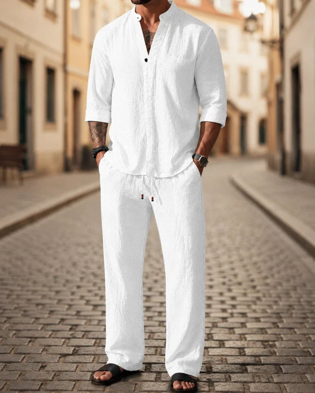 Stylish men's casual 2-piece outfit: button shirt & comfortable drawstring pants. Ideal for summer & travel.