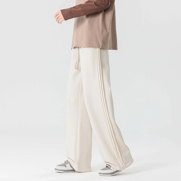 Stylish men's fashion wide leg drawstring pants, perfect for a relaxed casual look.