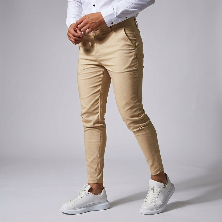 Comfortable men's slim fit trousers, ideal for daily professional wear. Modern design for smart casual or business.