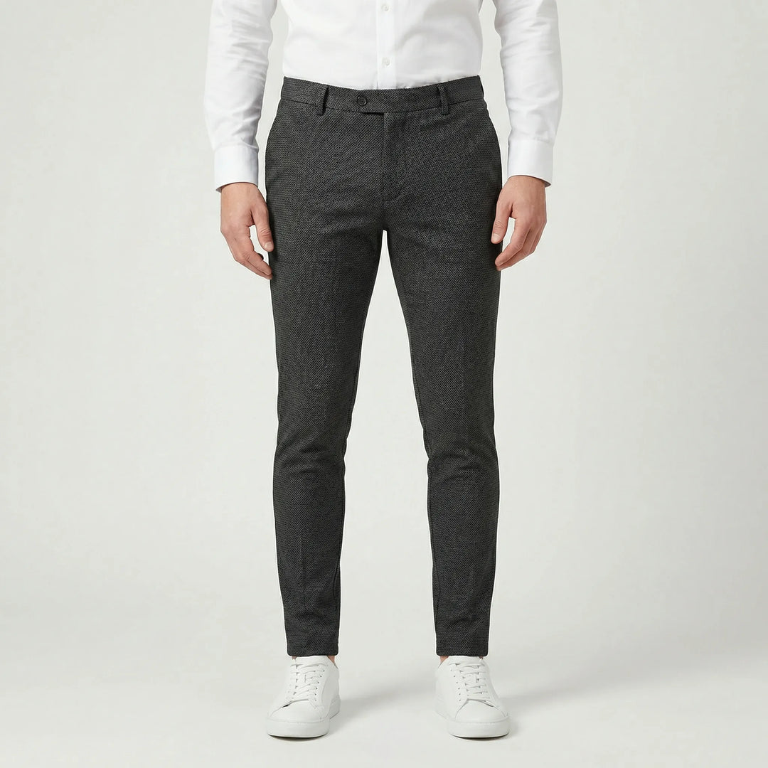 Durable Men's Chino Pants: High-quality fabric, slim fit, ensuring long-lasting style and comfort for men.