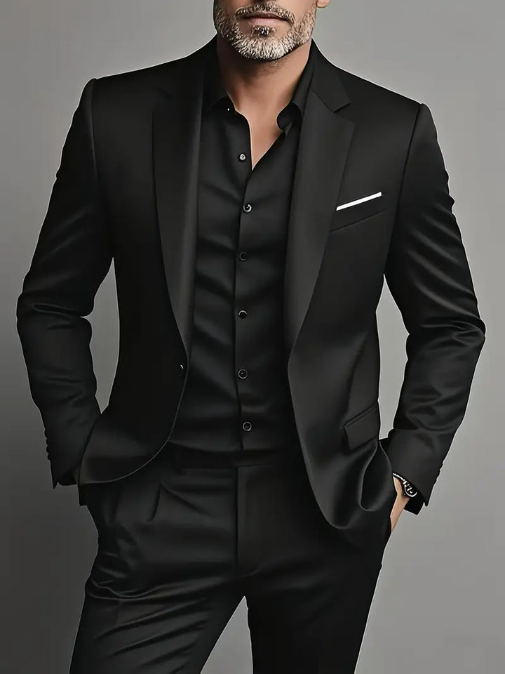 Modern wine red slim fit men's two-piece suit, designed for comfort & sophisticated style at business & evening events.