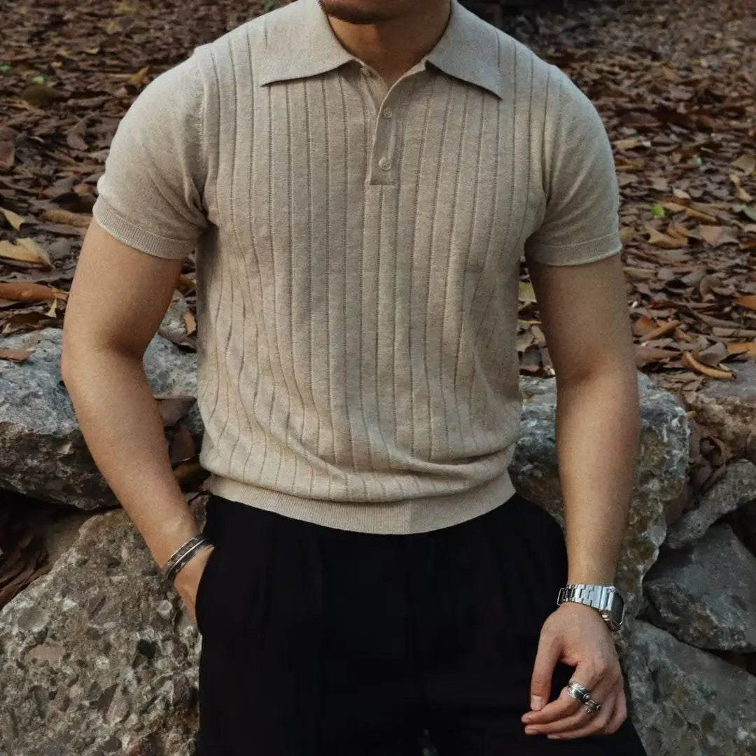 High-quality men's slim fit zip polo, combining comfort and modern style.