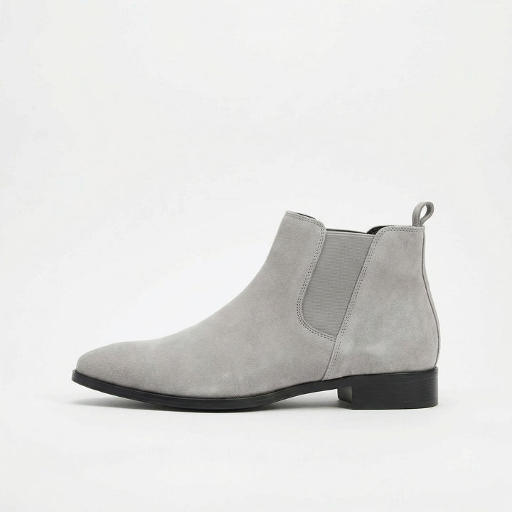 Side profile of men's Stratton Chelsea boots, highlighting the elastic gusset and slip-on design.