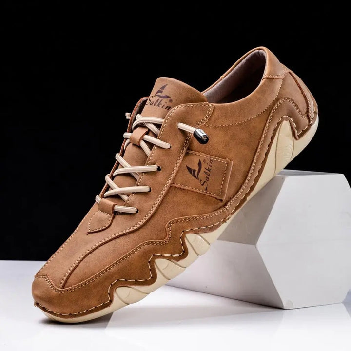 Everyday men's lace-up sneakers, providing both style and easy comfort.