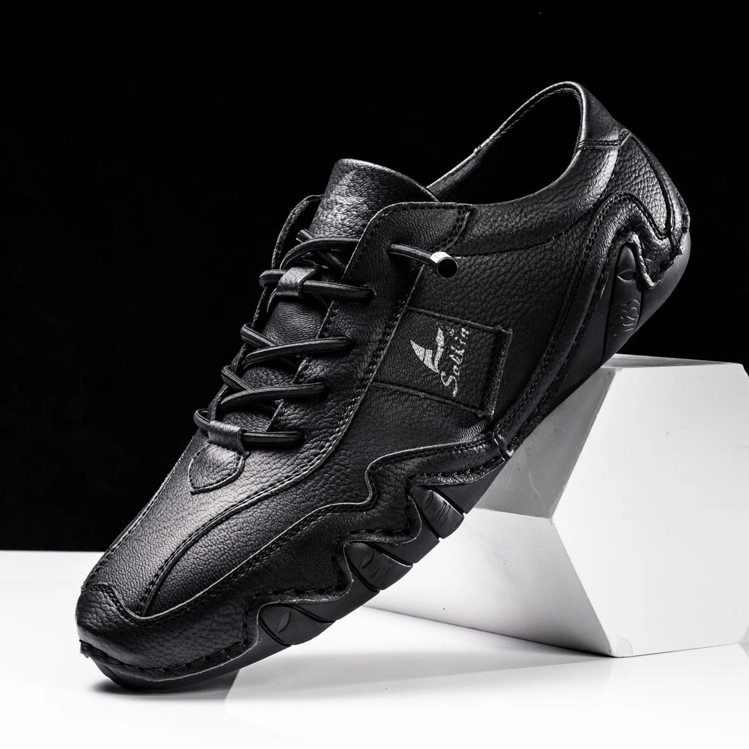 Round toe men's lace-up sneakers, perfect for stylish casual wear.