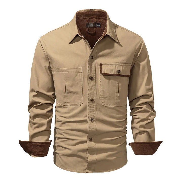 All-season men's shirt, perfect for casual and semi-formal looks, featuring stylish contrasting details.