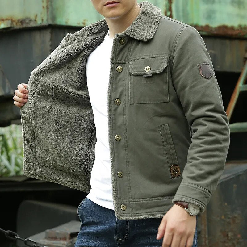 Stylish men's casual jacket with front button closure, showcasing a luxurious faux fur collar. Great for everyday fashion.