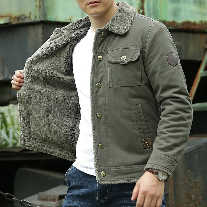 Stylish men's casual jacket with front button closure, showcasing a luxurious faux fur collar. Great for everyday fashion.