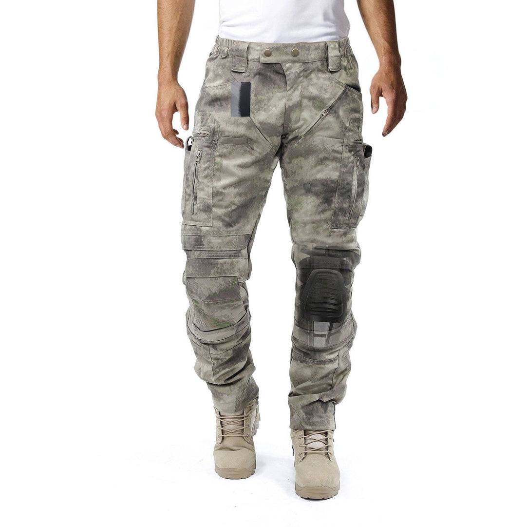 Tobias men's tactical trousers, regular fit, featuring knee protection for challenging outdoor tasks.