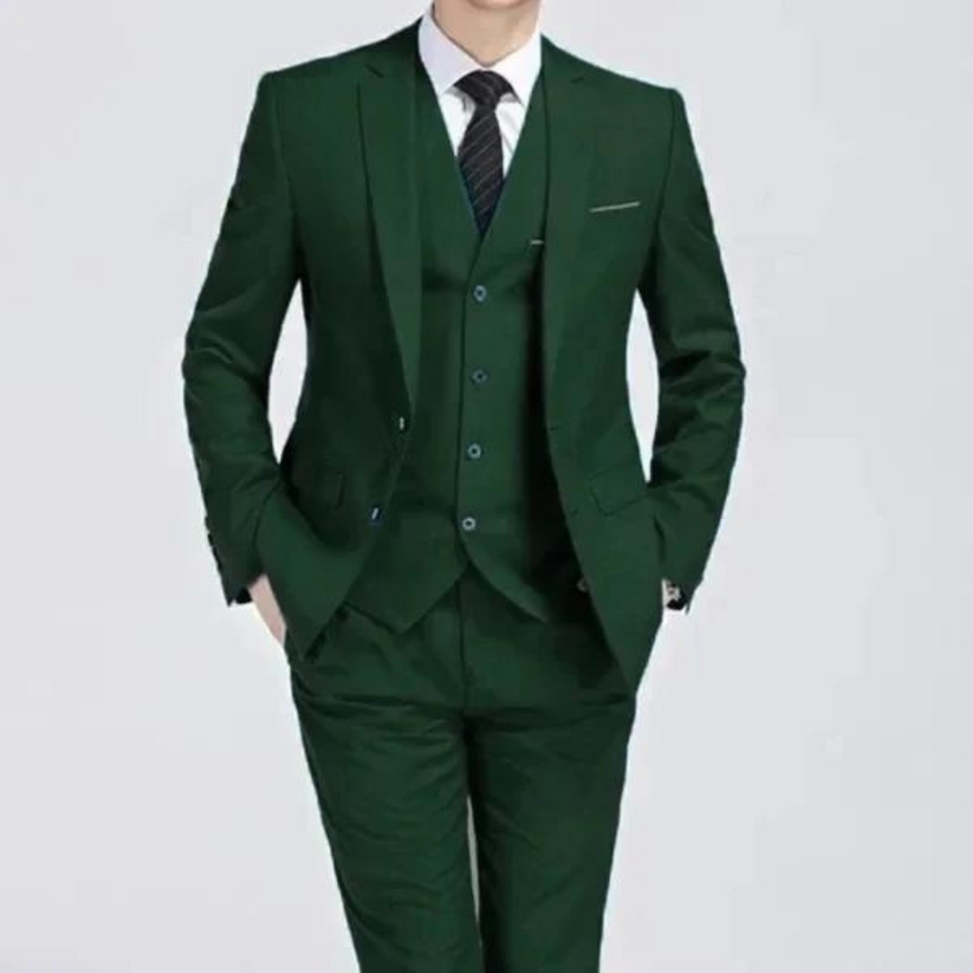Stylish men's wedding suit, a three-piece tailored fit for groomsmen or special occasion guests.