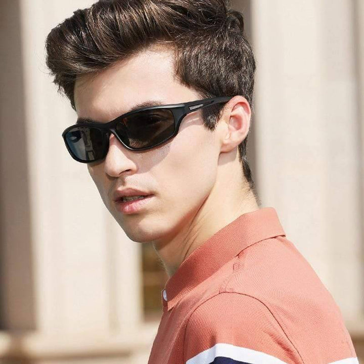 Comfortable ultralight men's polarized sunglasses, perfect for summer UV protection.