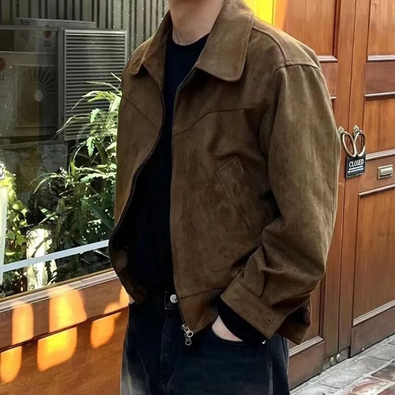 Men's vintage casual zip jacket, an essential piece of timeless outerwear for daily comfort.