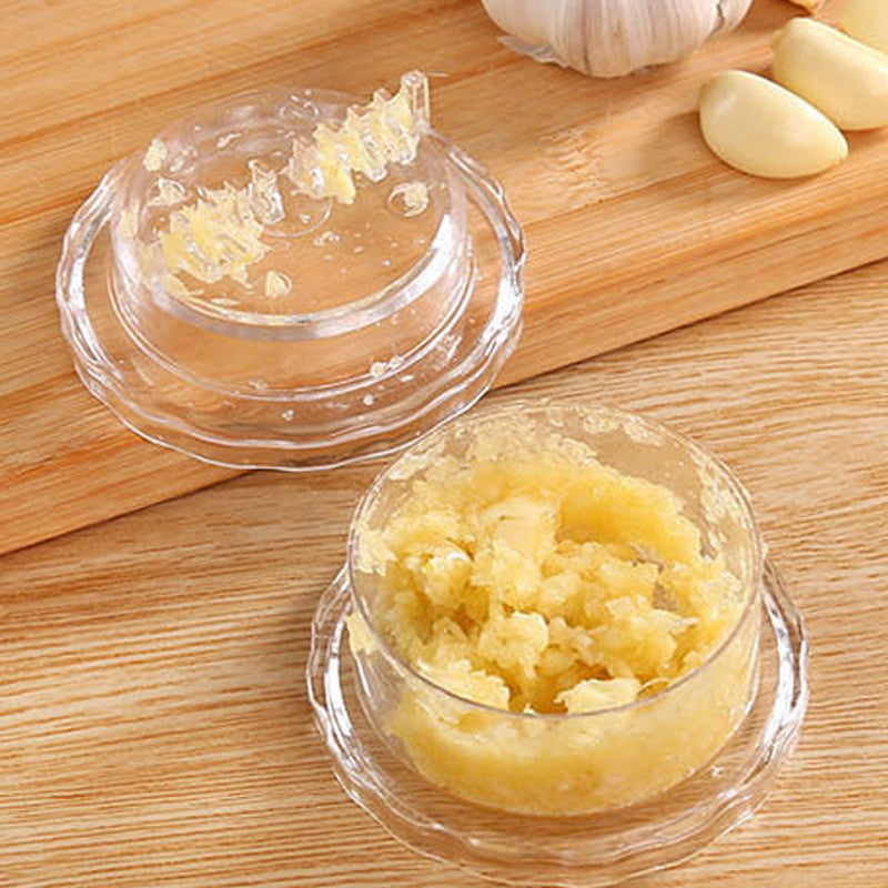 Ergonomic garlic press mincer, non-slip handles for comfortable and safe use in the kitchen