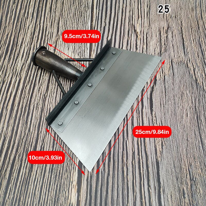 The multipurpose scraper shovel, a durable cleaning tool for both indoor and outdoor jobs