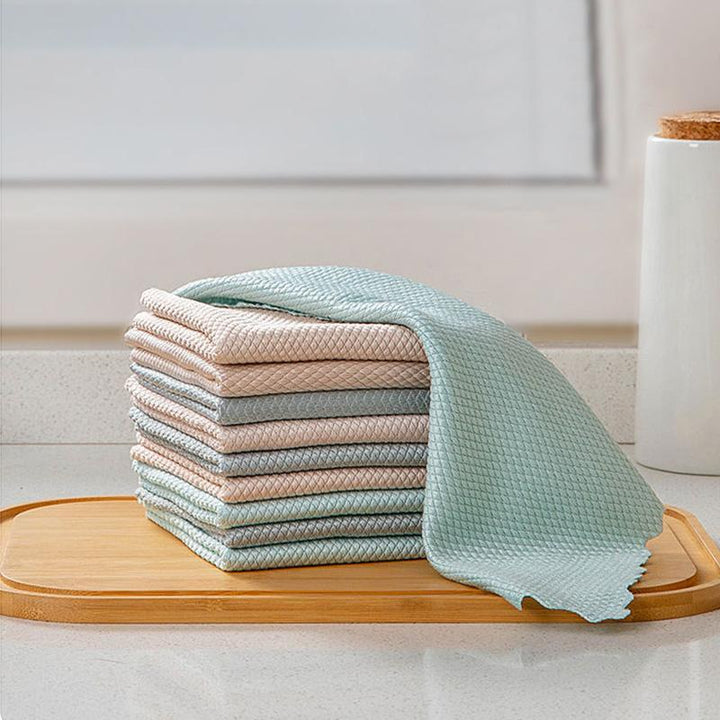 Microfiber cleaning cloths, streak-free & absorbent for kitchen and houseware