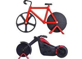 Eye-catching red bicycle pizza cutter, dual stainless steel blades, a novelty addition to any kitchen