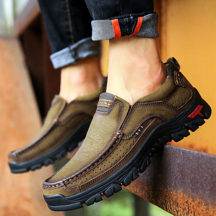 Durable & breathable Erik men's walking shoes, ideal for long walks, outdoor comfort, and reliable support.