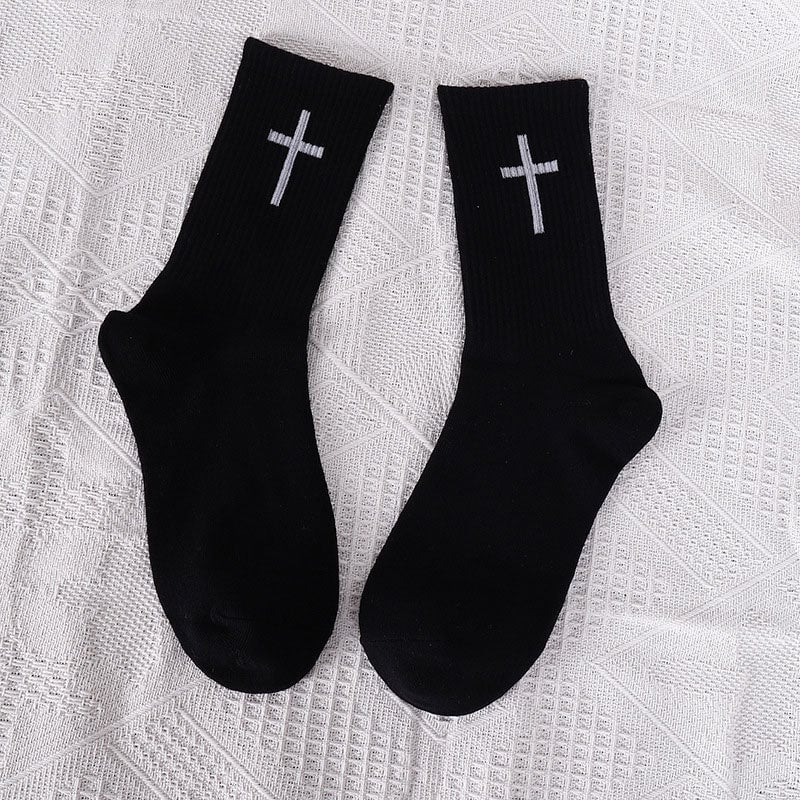 Casual unisex cotton ankle socks with subtle cross pattern, perfect for everyday wear