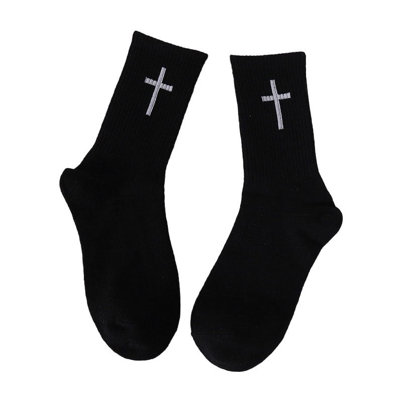 Comfortable unisex ankle socks, black with a simple yet striking white cross design