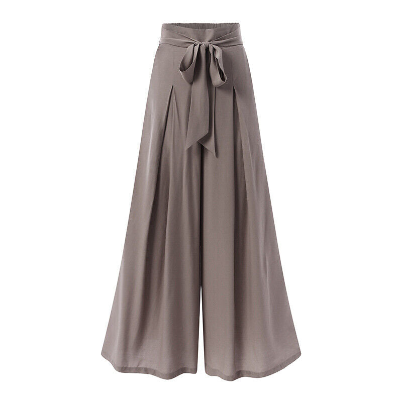 Comfortable plus-size wide-leg pants for women, ideal for modern professional and fall fashion.