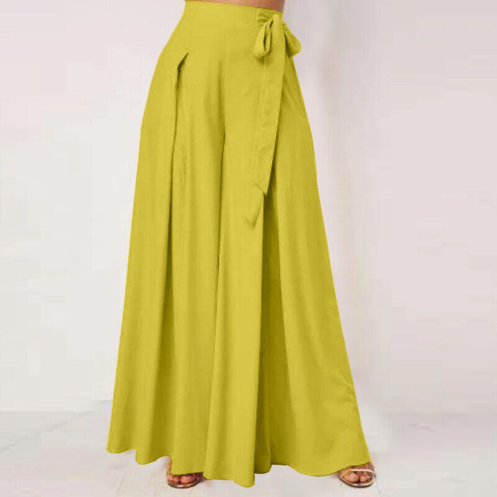 Modern plus-size wide-leg pants for women, offering effortless style & comfort for professionals.