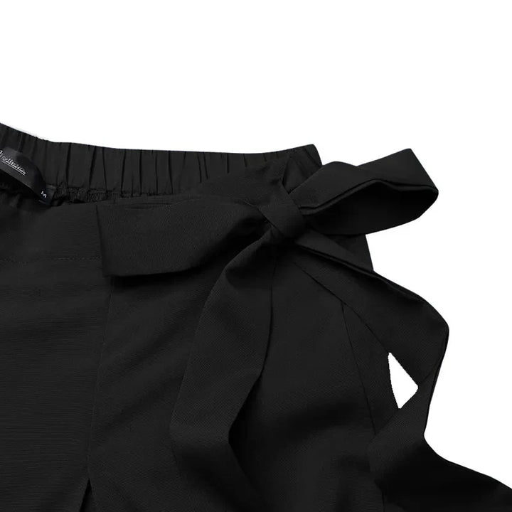 Elegant high-waist wide-leg pants, plus-size women's modern professional and comfortable workwear.