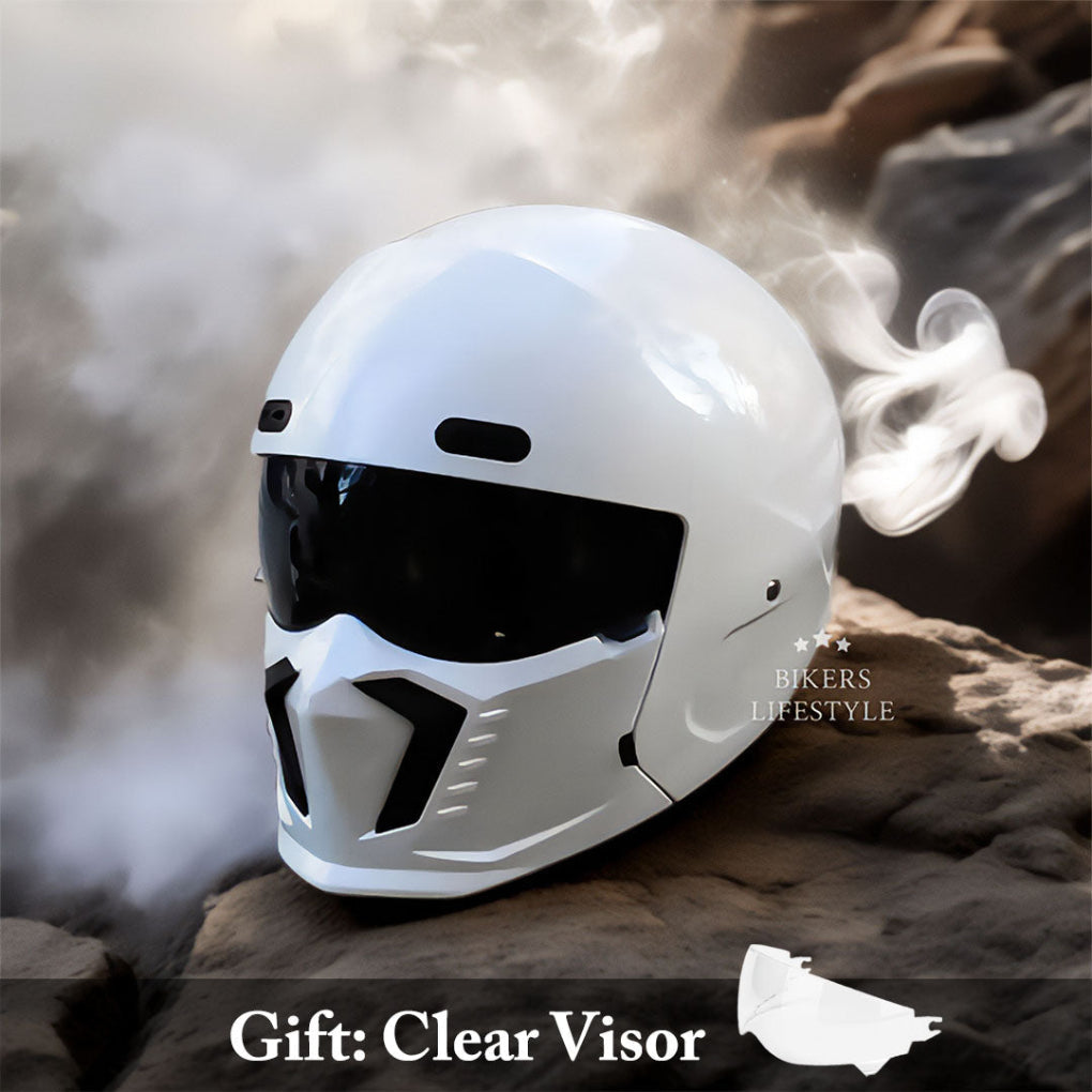 Vintage style safety helmet, ECE approved for motorcycles, a comfortable and classic unisex choice.
