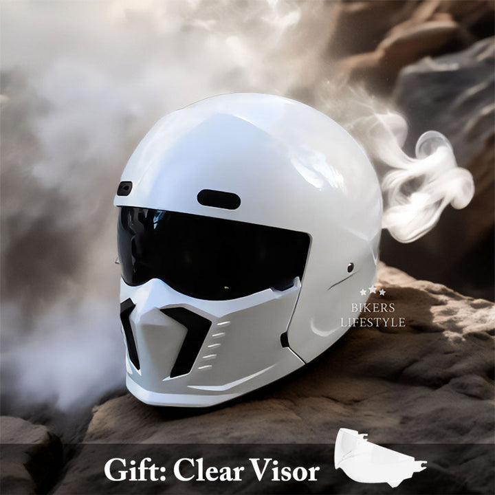 Vintage style safety helmet, ECE approved for motorcycles, a comfortable and classic unisex choice.