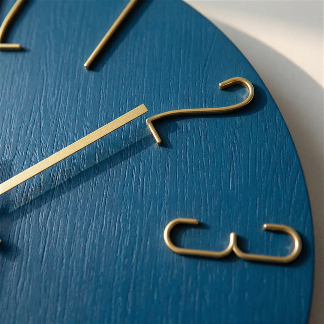 Contemporary round wall clock, a stylish and silent timepiece for modern home decor.