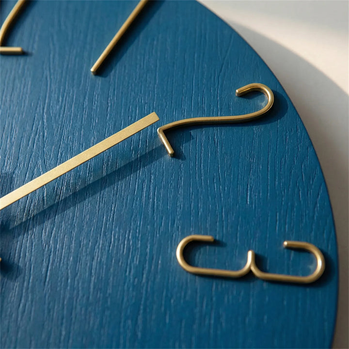 Contemporary round wall clock, a stylish and silent timepiece for modern home decor.