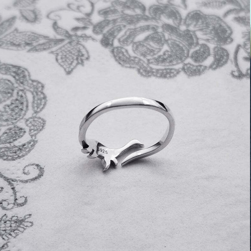 Fashionable adjustable dinosaur ring, silver-finish, a fun and unique piece of animal jewelry for all