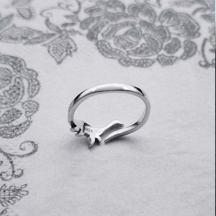 Fashionable adjustable dinosaur ring, silver-finish, a fun and unique piece of animal jewelry for all