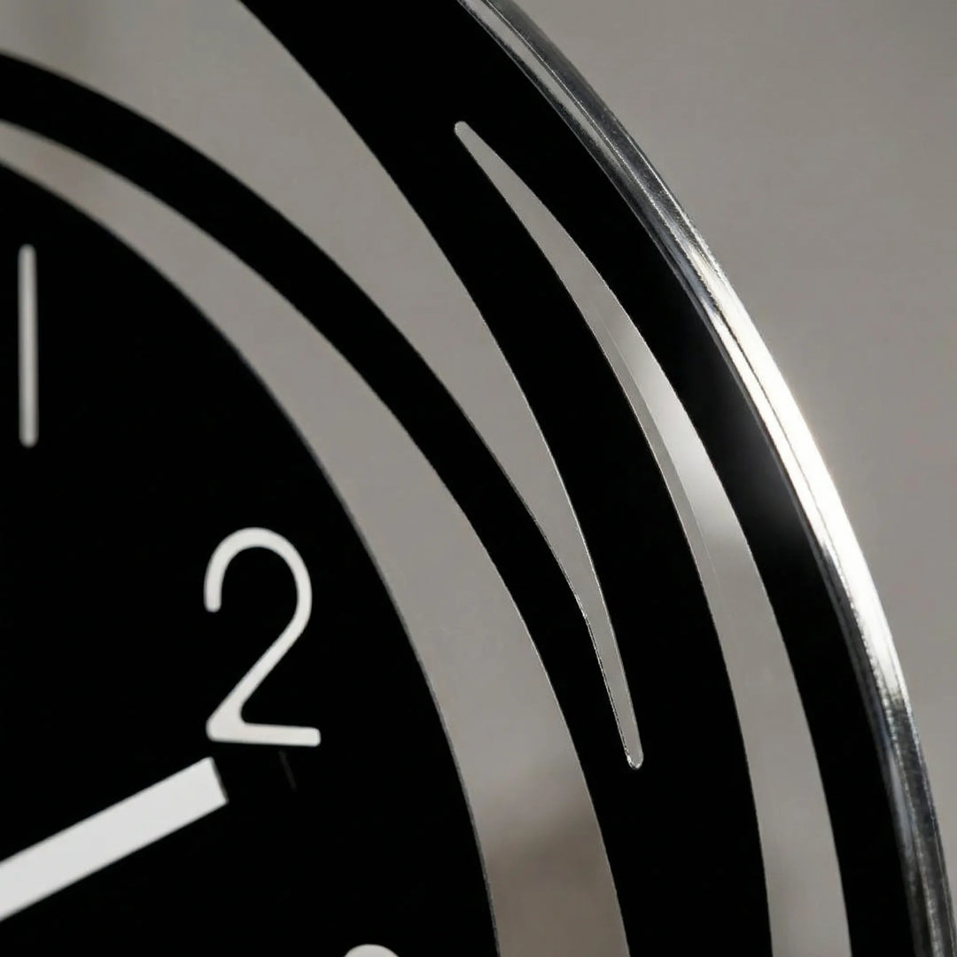 Quiet modern round wall clock, a stylish home decor piece for living room, kitchen, or office.