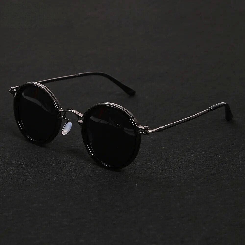 Sophisticated men's double bridge sunglasses with a sleek metal frame. Stylish polarized accessory for men.