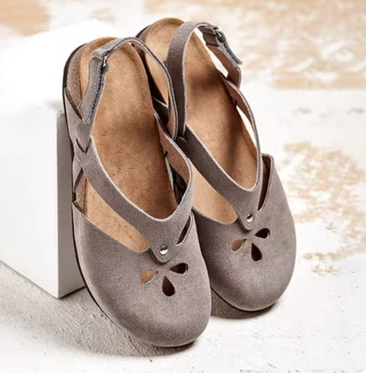 Lightweight women's comfort sandals, ideal casual footwear for summer style and daily walking.