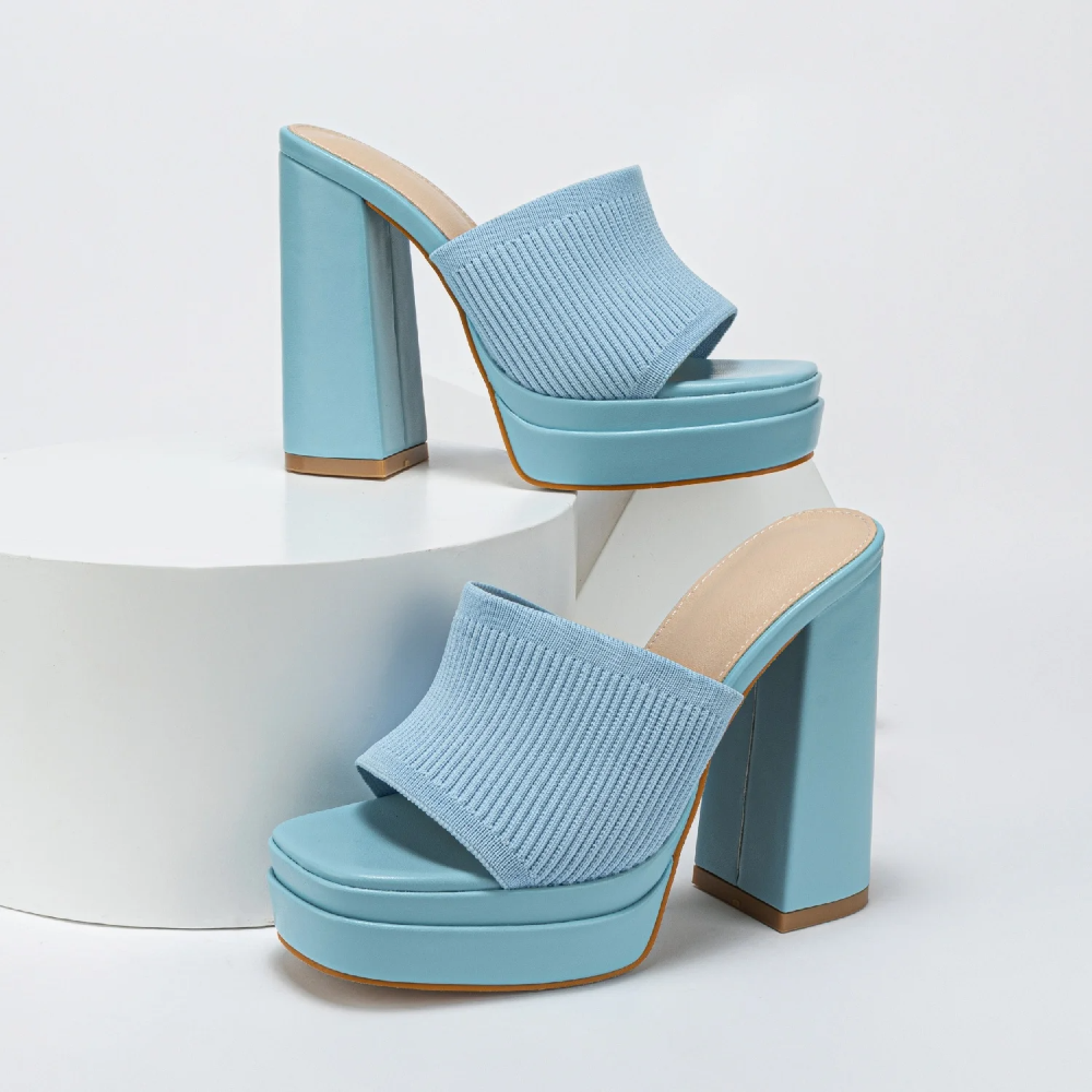Versatile women's comfort platform sandals, easily adjustable for a secure fit for any casual summer occasion.
