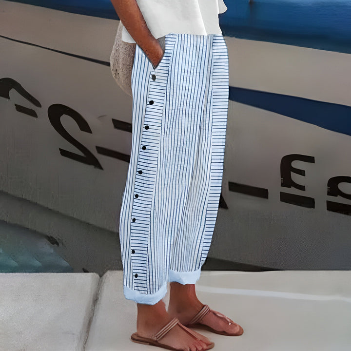 Stylish women's flowy summer trousers in a loose fit, perfect for casual wear or vacation. Lightweight & comfortable.
