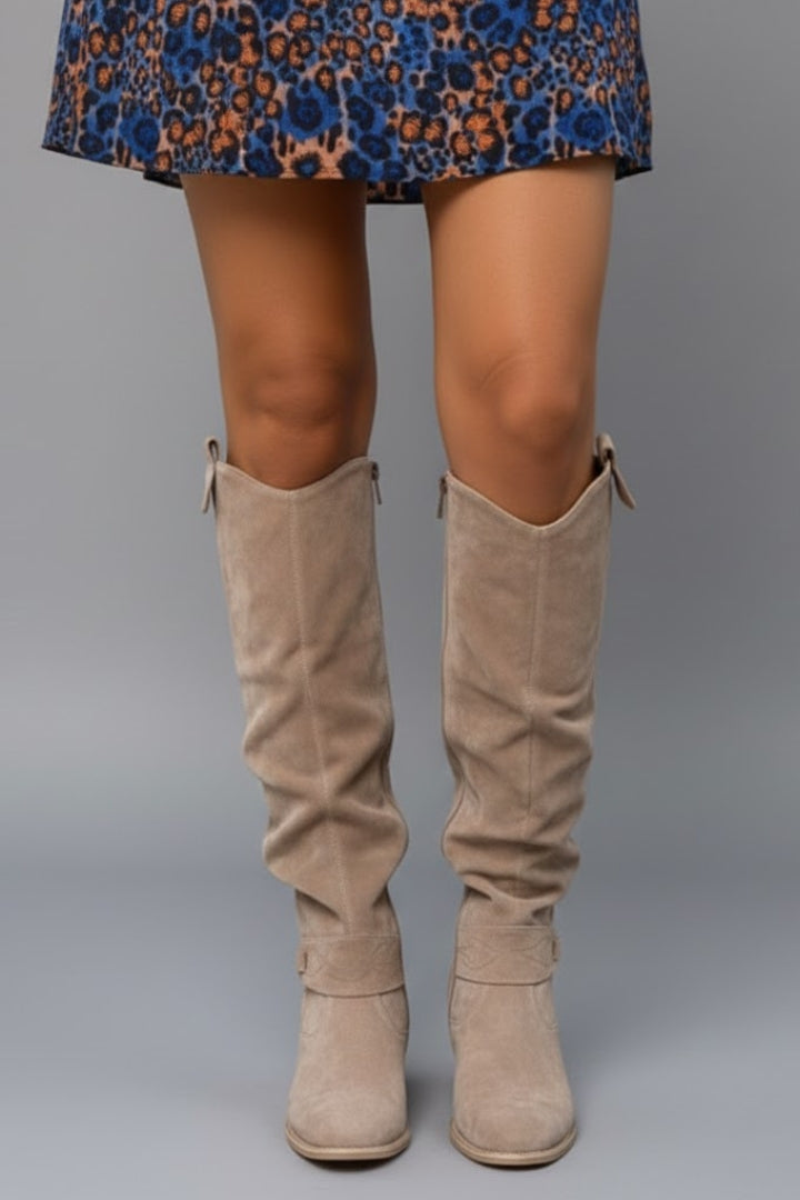 Comfortable flat heel women's knee-high boots, perfect for everyday casual fall & winter wear.