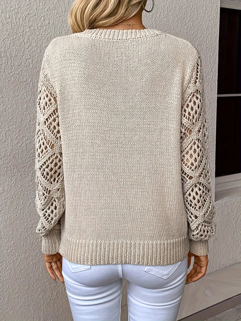 Comfy women's fall winter jumper. Stylish, cozy long-sleeve pullover for everyday casual chic wear.