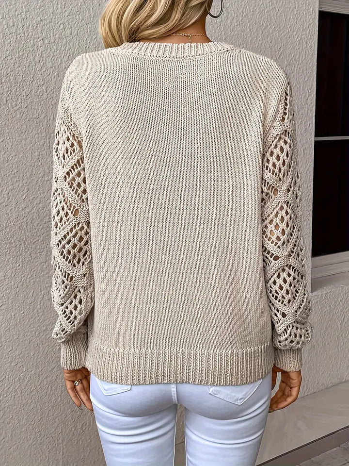 Comfy women's fall winter jumper. Stylish, cozy long-sleeve pullover for everyday casual chic wear.